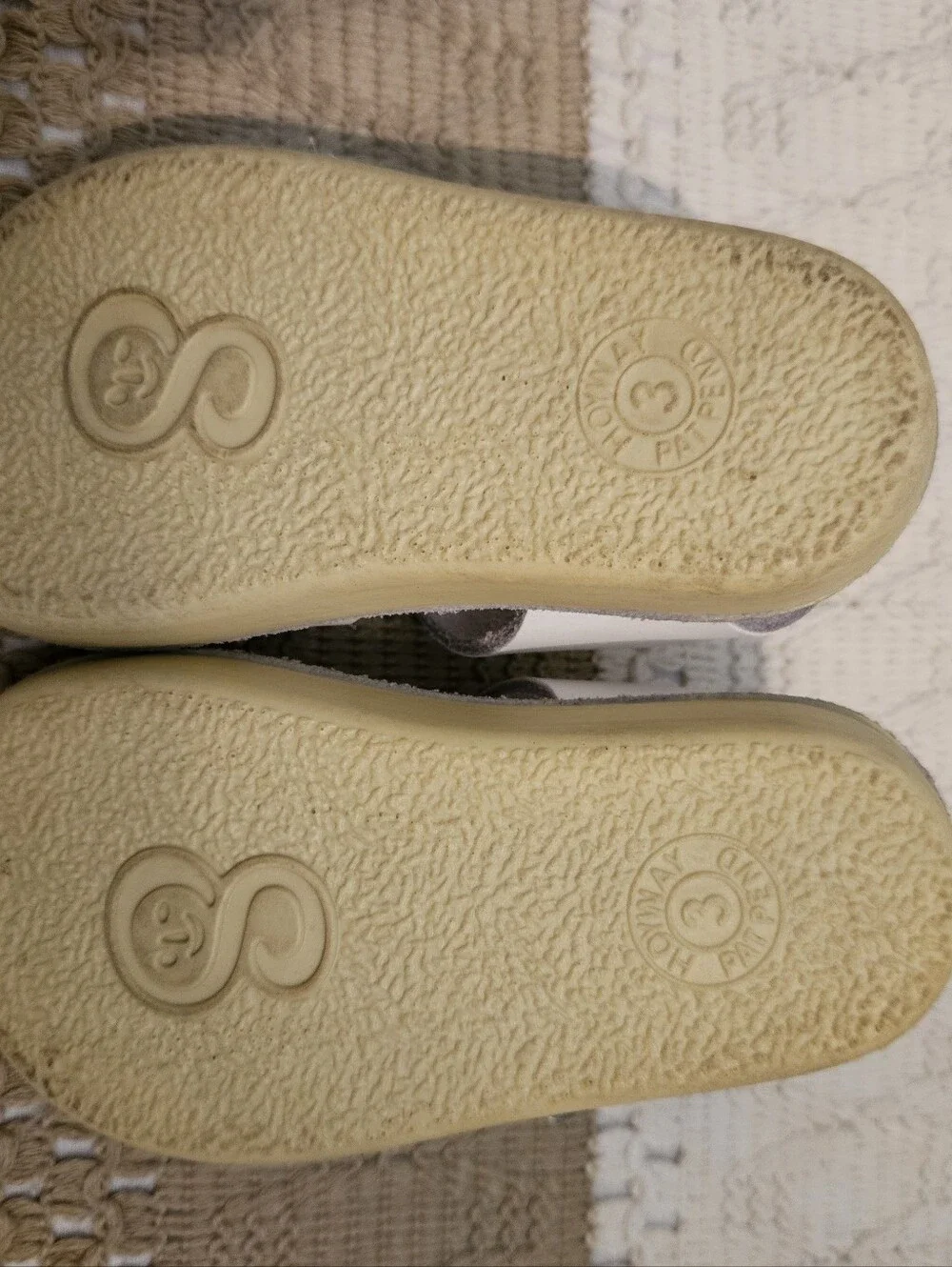 Sea Wees White Sandals | Size 3